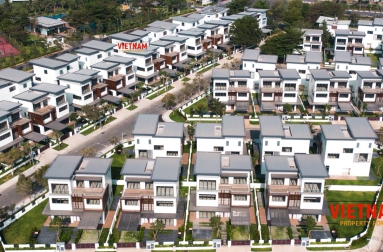 Hơn 10.000 mái nhà xe oto sử dụng tấm nhựa polycarbonate cao cấp bảo hành 10 năm ; tư vấn 0908 047 617 mr Thắng